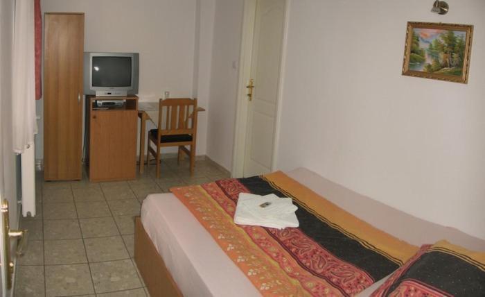 Nadix Panzio Bed & Breakfast Debrecen Oda fotoğraf